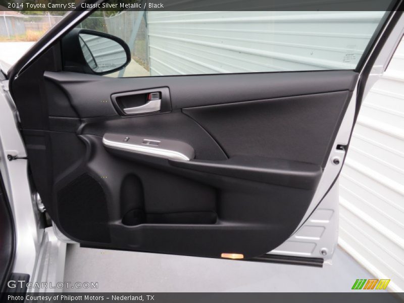 Classic Silver Metallic / Black 2014 Toyota Camry SE