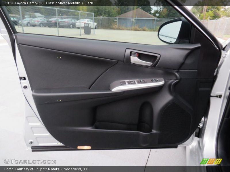 Classic Silver Metallic / Black 2014 Toyota Camry SE