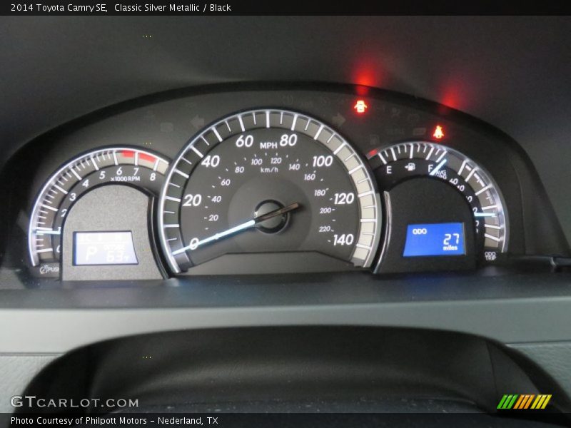 Classic Silver Metallic / Black 2014 Toyota Camry SE