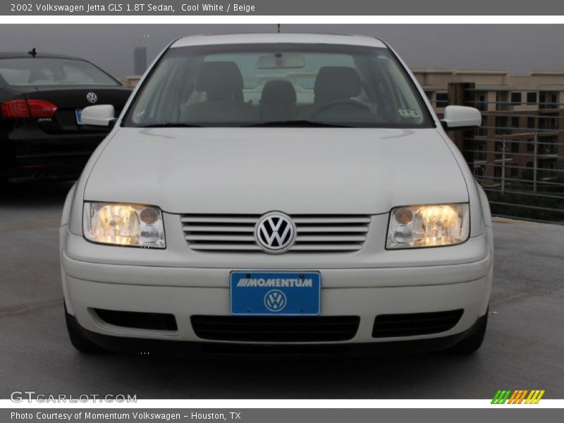 Cool White / Beige 2002 Volkswagen Jetta GLS 1.8T Sedan