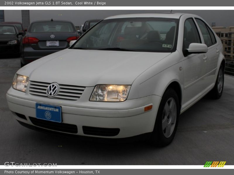 Cool White / Beige 2002 Volkswagen Jetta GLS 1.8T Sedan