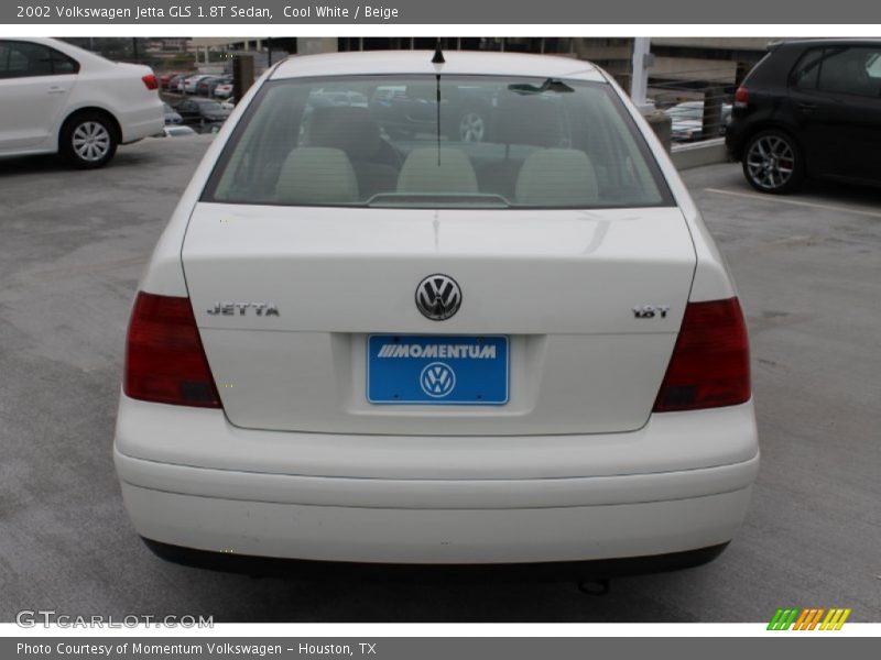 Cool White / Beige 2002 Volkswagen Jetta GLS 1.8T Sedan