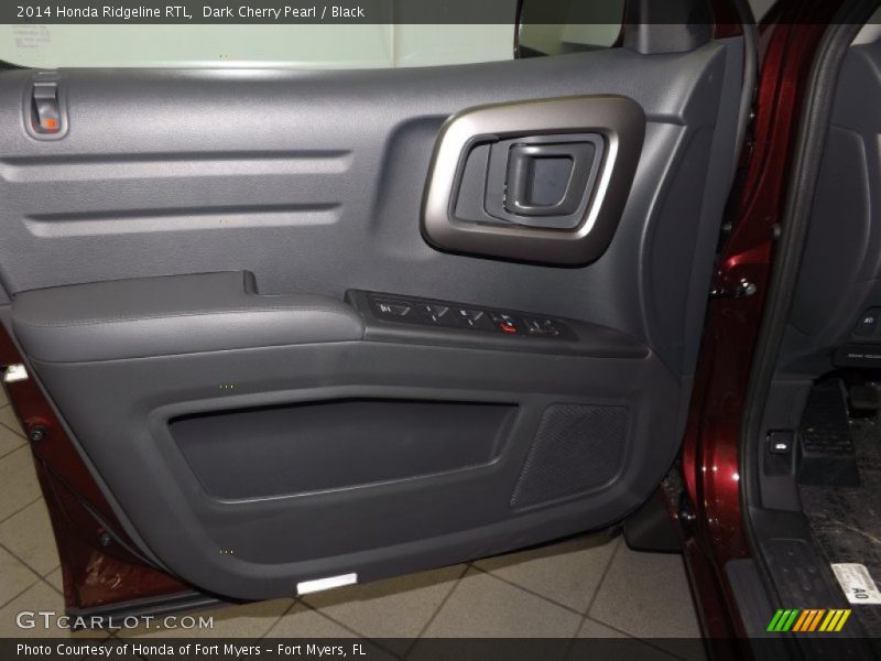 Door Panel of 2014 Ridgeline RTL
