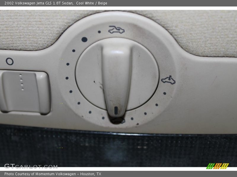 Cool White / Beige 2002 Volkswagen Jetta GLS 1.8T Sedan