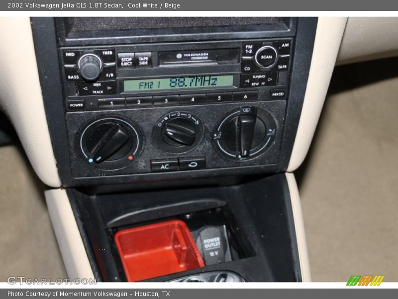 Cool White / Beige 2002 Volkswagen Jetta GLS 1.8T Sedan