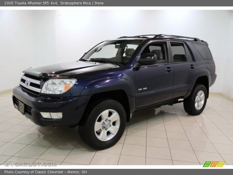 Front 3/4 View of 2005 4Runner SR5 4x4