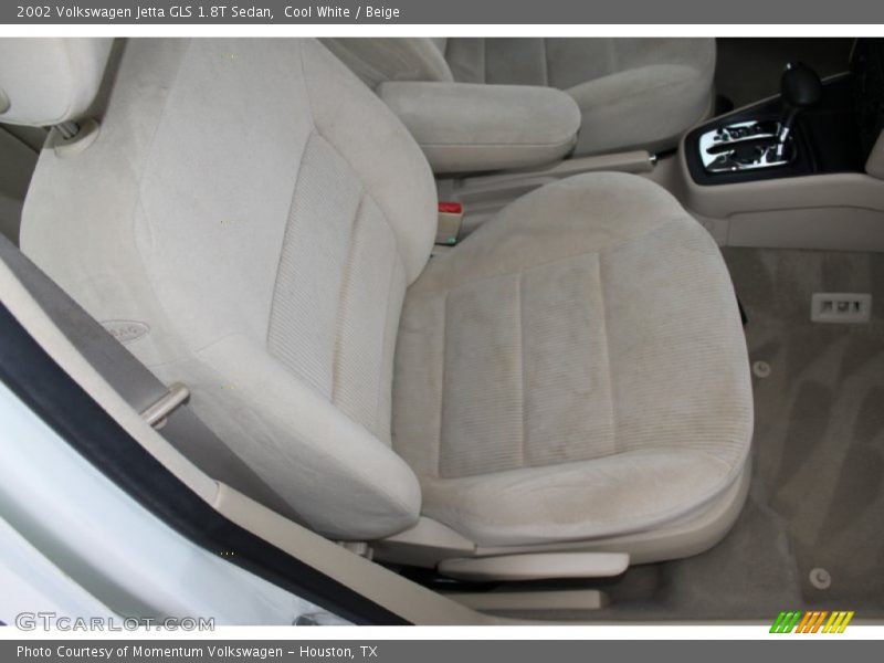 Cool White / Beige 2002 Volkswagen Jetta GLS 1.8T Sedan