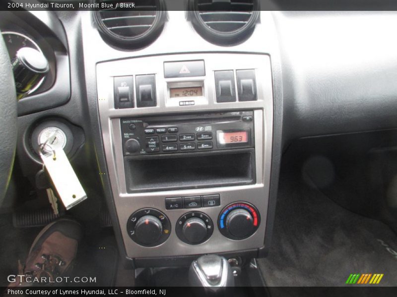 Controls of 2004 Tiburon 