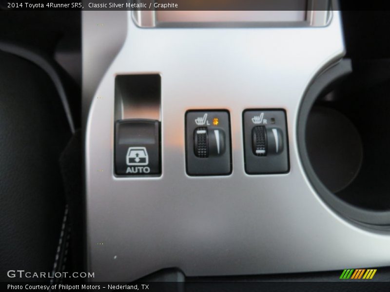 Classic Silver Metallic / Graphite 2014 Toyota 4Runner SR5