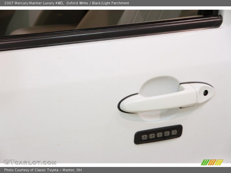 Oxford White / Black/Light Parchment 2007 Mercury Mariner Luxury 4WD