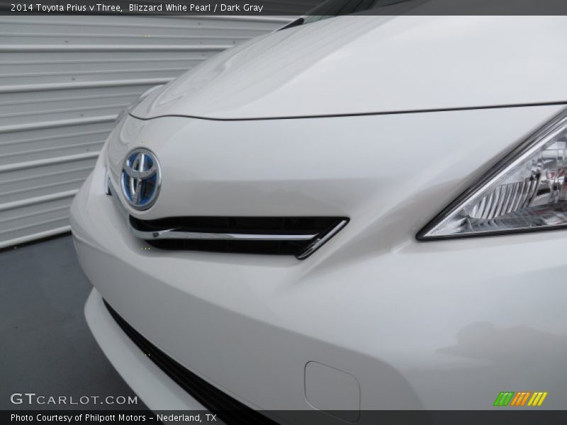 Blizzard White Pearl / Dark Gray 2014 Toyota Prius v Three