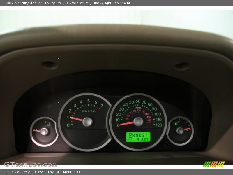 Oxford White / Black/Light Parchment 2007 Mercury Mariner Luxury 4WD