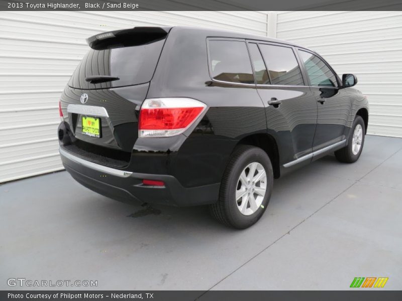 Black / Sand Beige 2013 Toyota Highlander