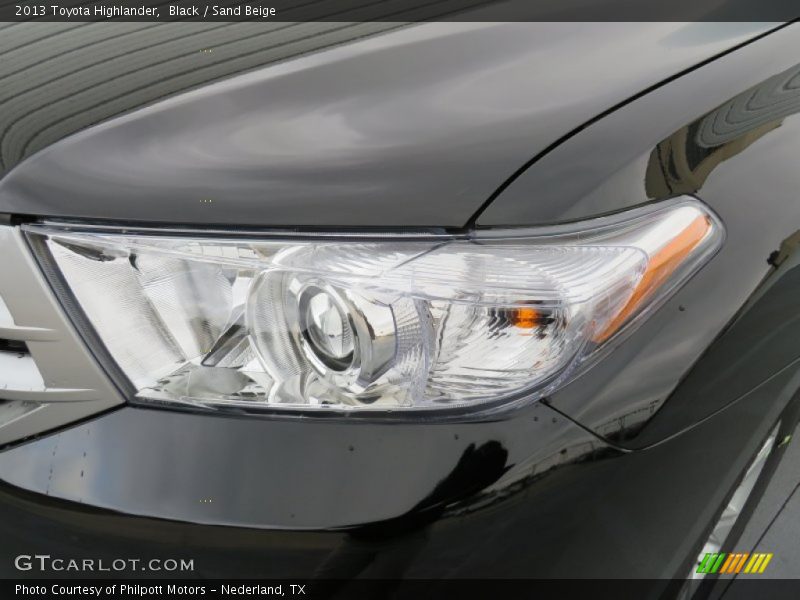 Black / Sand Beige 2013 Toyota Highlander