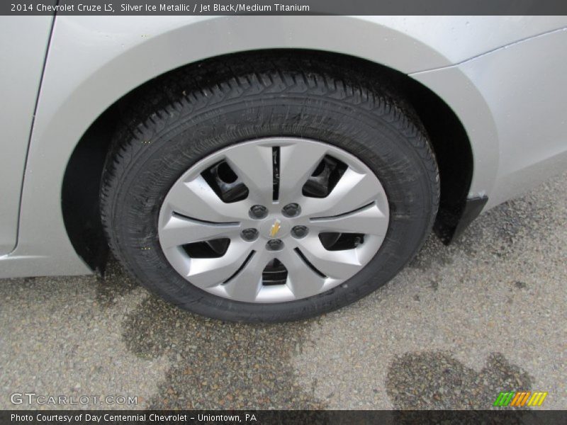 Silver Ice Metallic / Jet Black/Medium Titanium 2014 Chevrolet Cruze LS