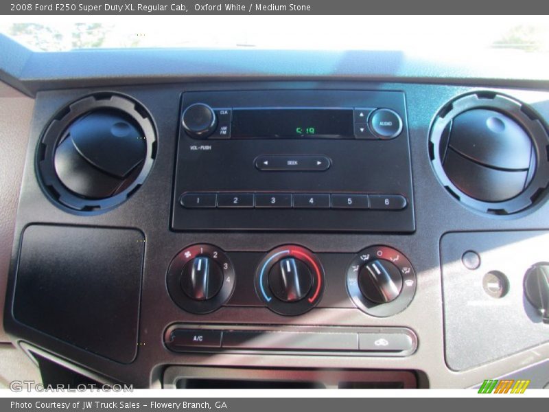Oxford White / Medium Stone 2008 Ford F250 Super Duty XL Regular Cab