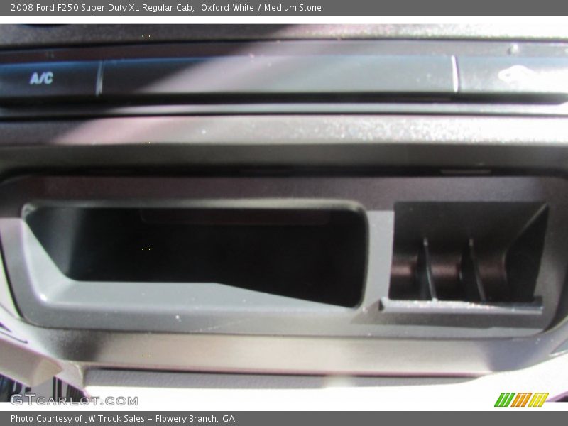 Oxford White / Medium Stone 2008 Ford F250 Super Duty XL Regular Cab