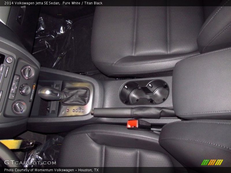 Pure White / Titan Black 2014 Volkswagen Jetta SE Sedan