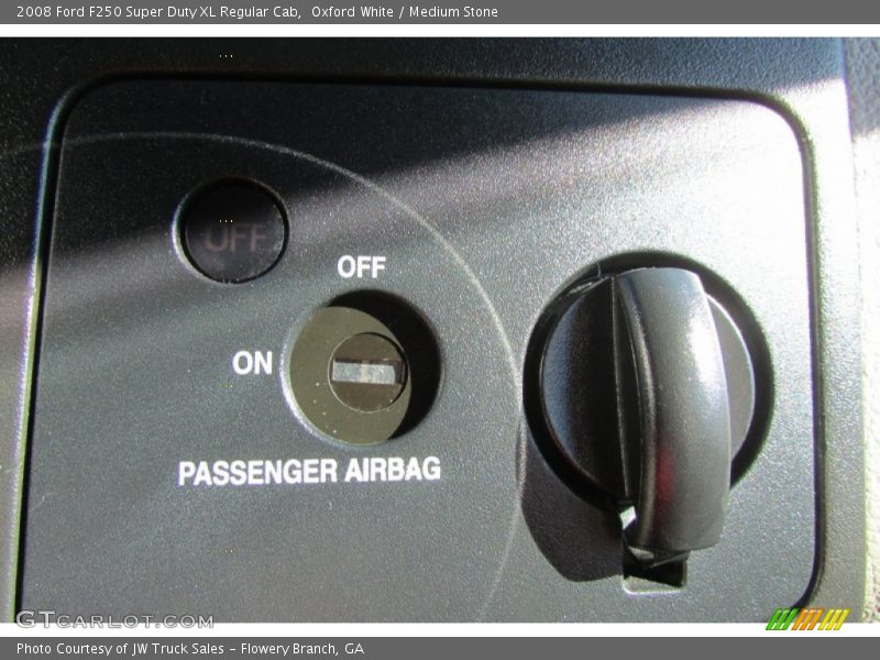 Oxford White / Medium Stone 2008 Ford F250 Super Duty XL Regular Cab
