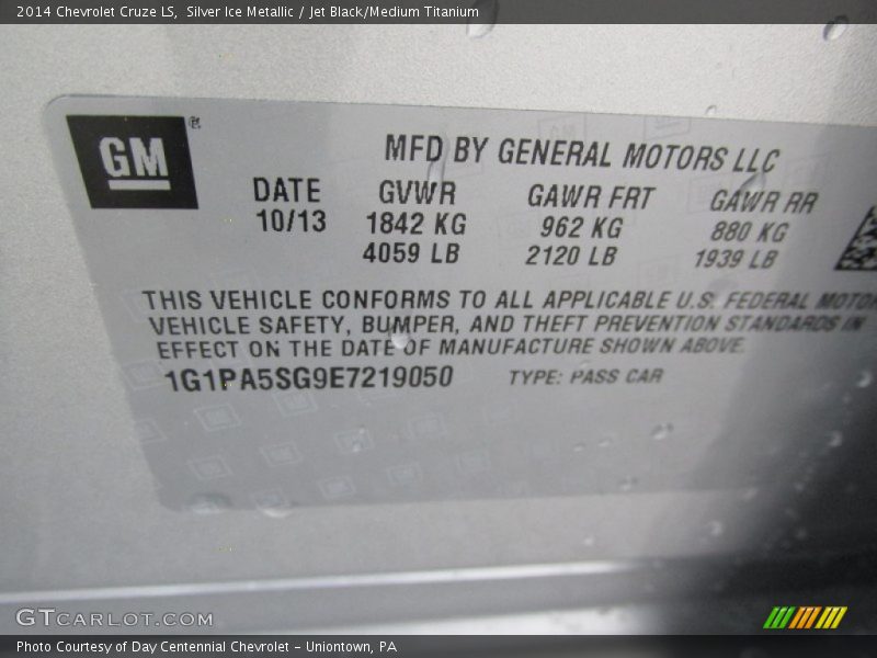 Silver Ice Metallic / Jet Black/Medium Titanium 2014 Chevrolet Cruze LS