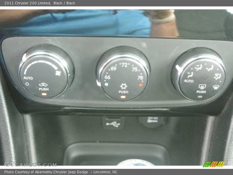 Black / Black 2011 Chrysler 200 Limited