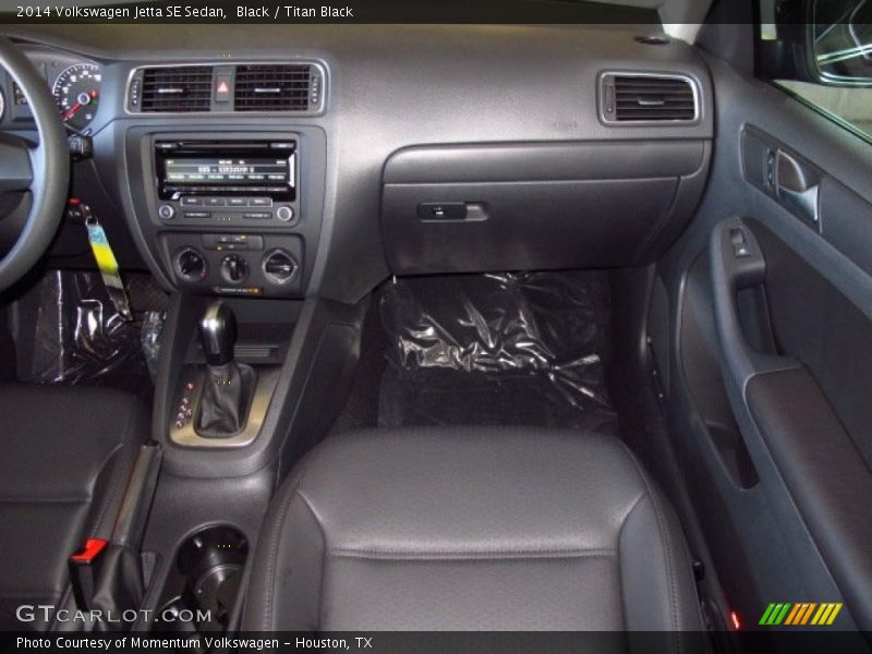 Black / Titan Black 2014 Volkswagen Jetta SE Sedan