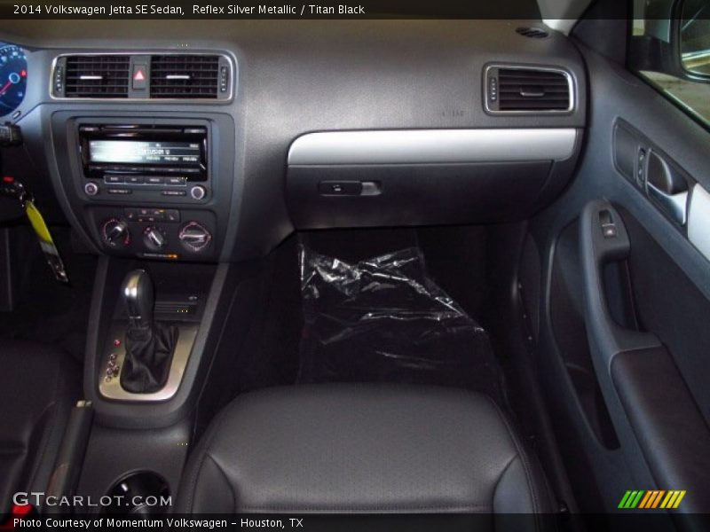 Reflex Silver Metallic / Titan Black 2014 Volkswagen Jetta SE Sedan