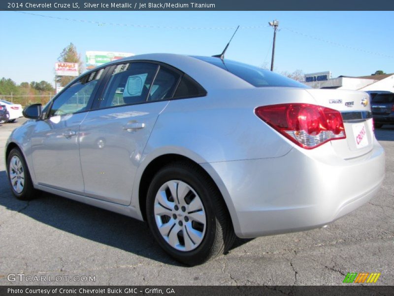 Silver Ice Metallic / Jet Black/Medium Titanium 2014 Chevrolet Cruze LS