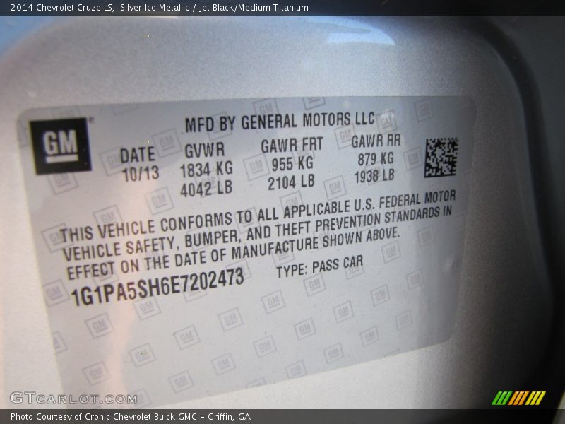 Silver Ice Metallic / Jet Black/Medium Titanium 2014 Chevrolet Cruze LS