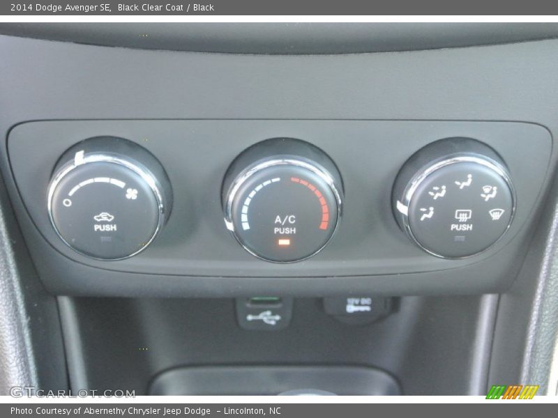 Black Clear Coat / Black 2014 Dodge Avenger SE