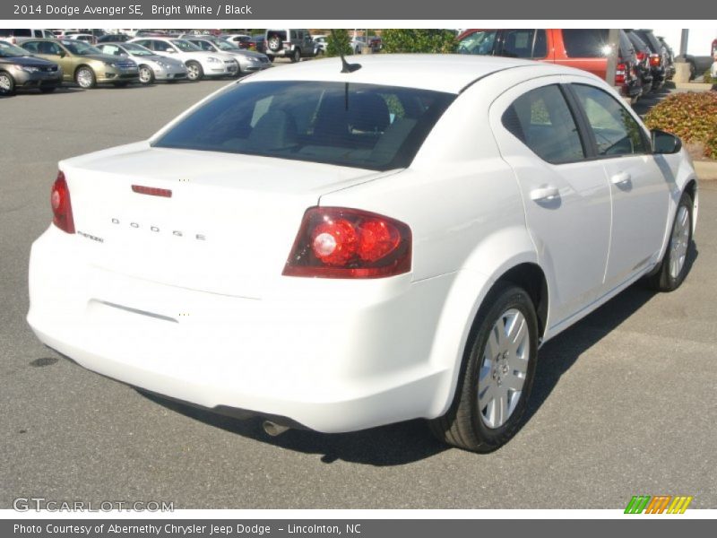 Bright White / Black 2014 Dodge Avenger SE