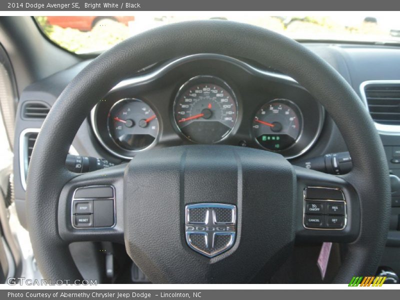 Bright White / Black 2014 Dodge Avenger SE