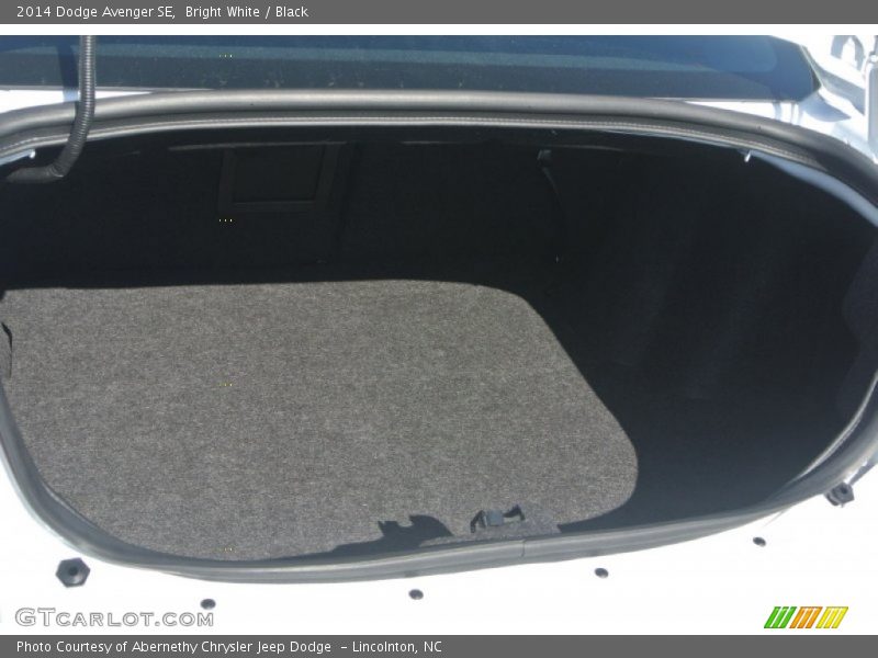 Bright White / Black 2014 Dodge Avenger SE