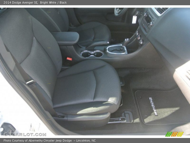 Bright White / Black 2014 Dodge Avenger SE