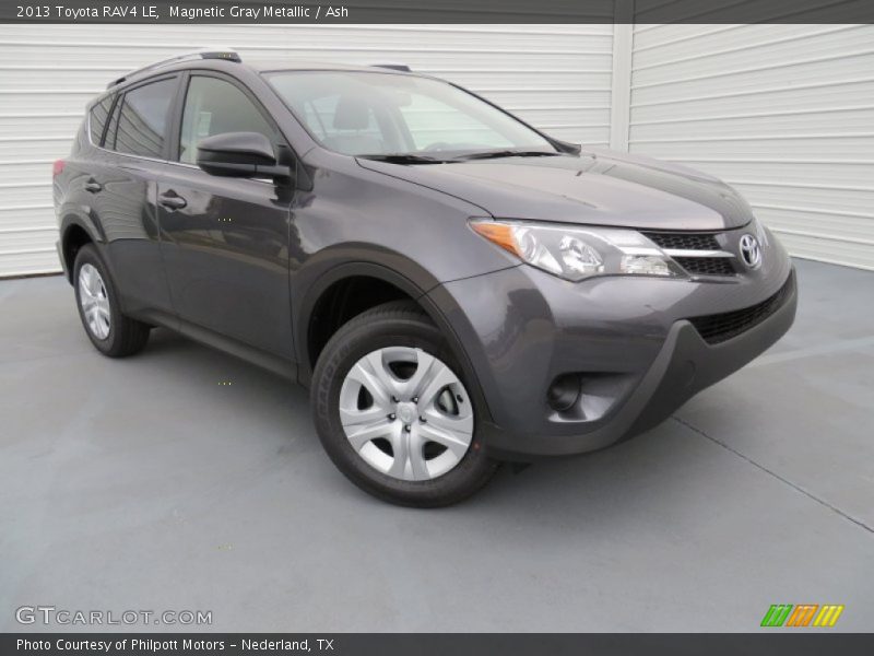 Front 3/4 View of 2013 RAV4 LE