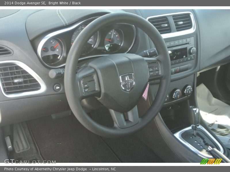 Bright White / Black 2014 Dodge Avenger SE