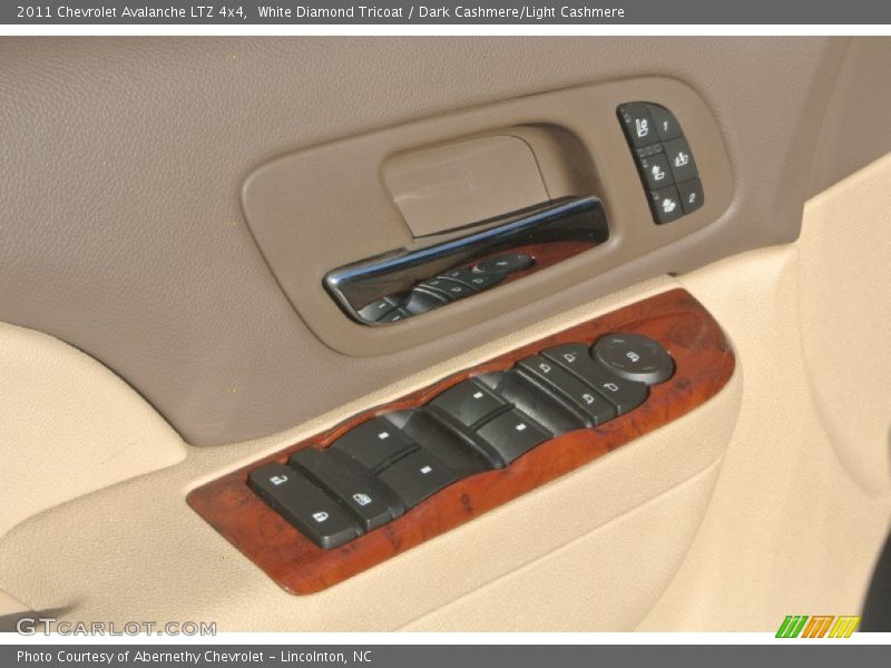White Diamond Tricoat / Dark Cashmere/Light Cashmere 2011 Chevrolet Avalanche LTZ 4x4