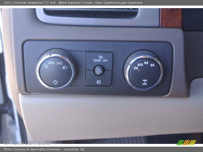 White Diamond Tricoat / Dark Cashmere/Light Cashmere 2011 Chevrolet Avalanche LTZ 4x4