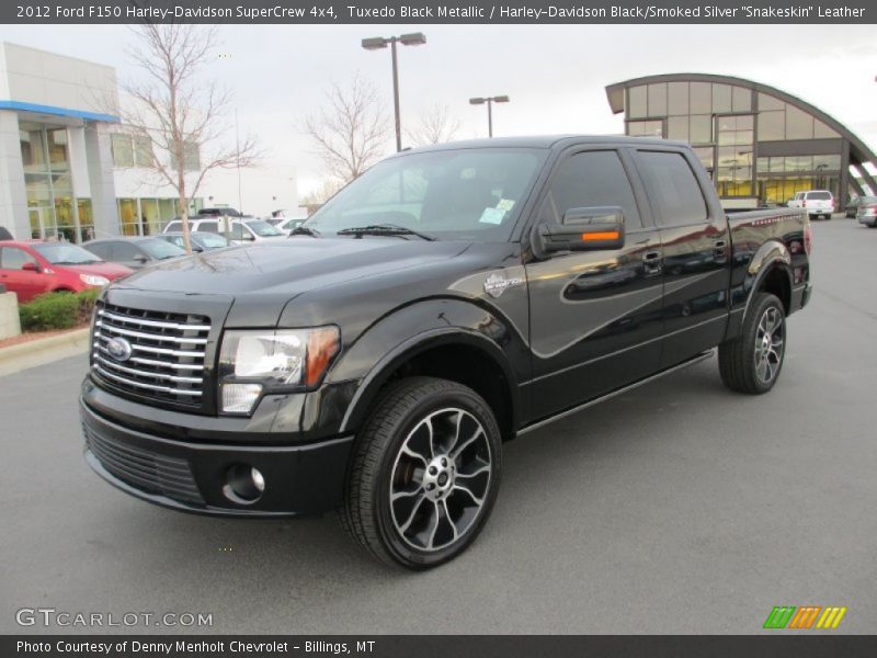 Tuxedo Black Metallic / Harley-Davidson Black/Smoked Silver 