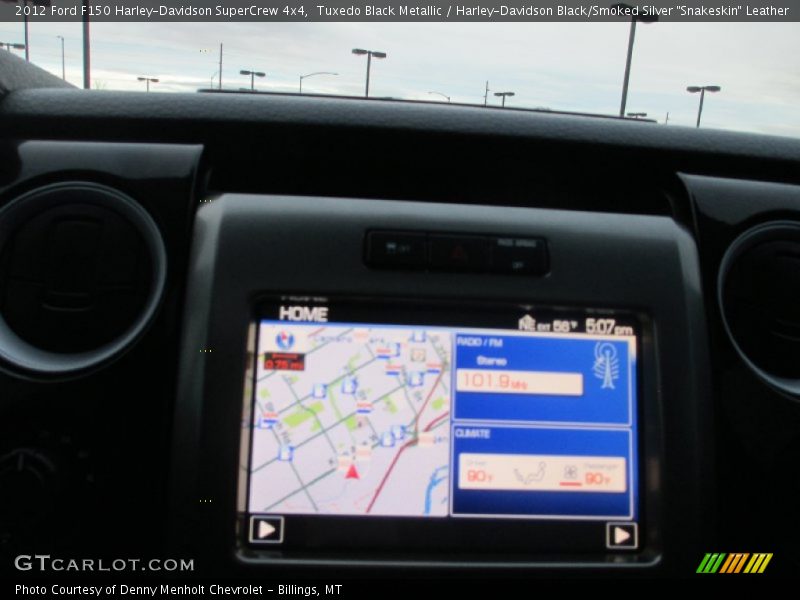 Tuxedo Black Metallic / Harley-Davidson Black/Smoked Silver 