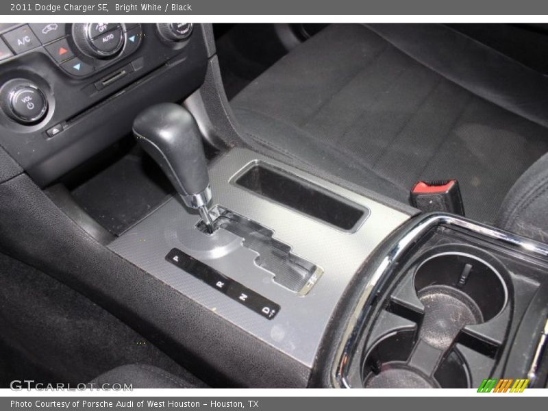 Bright White / Black 2011 Dodge Charger SE