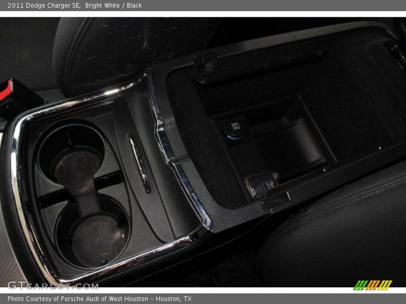 Bright White / Black 2011 Dodge Charger SE