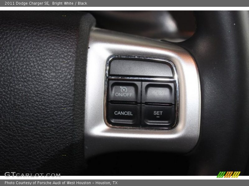 Bright White / Black 2011 Dodge Charger SE