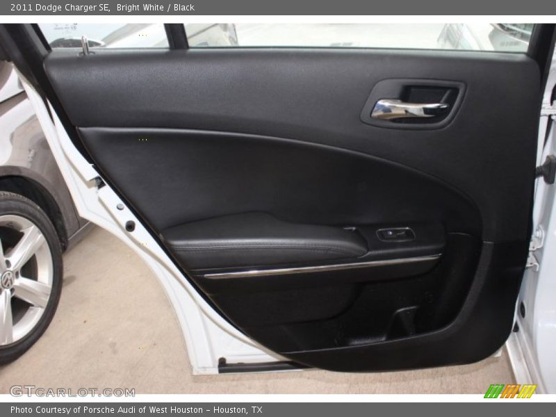 Bright White / Black 2011 Dodge Charger SE