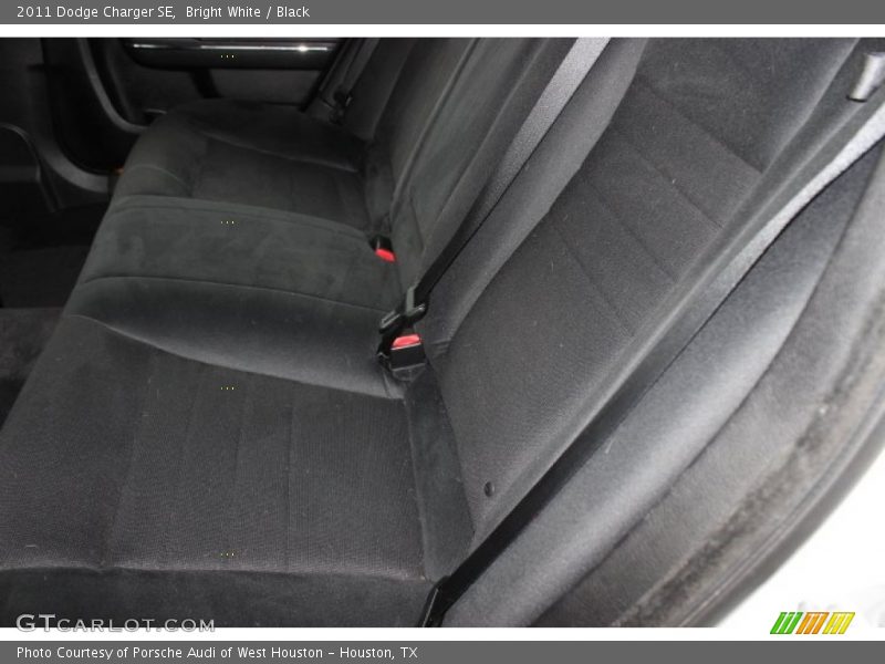 Bright White / Black 2011 Dodge Charger SE