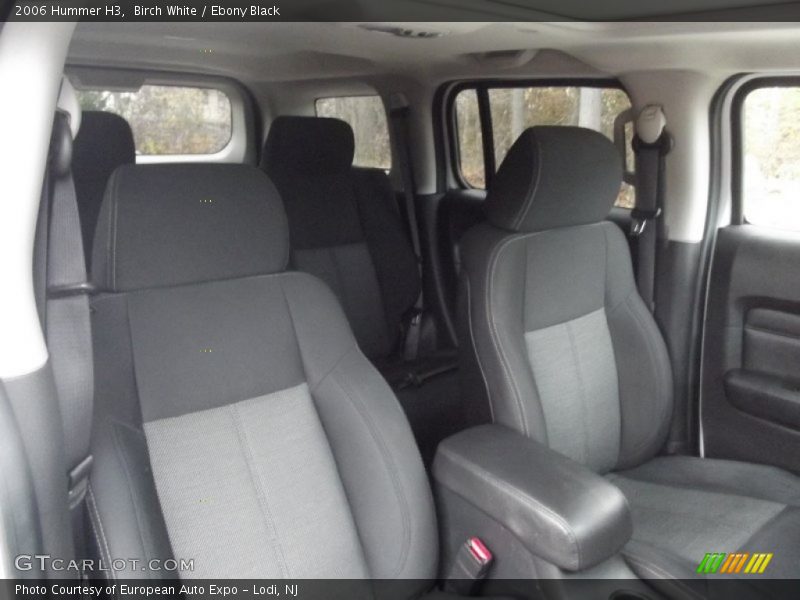 Birch White / Ebony Black 2006 Hummer H3