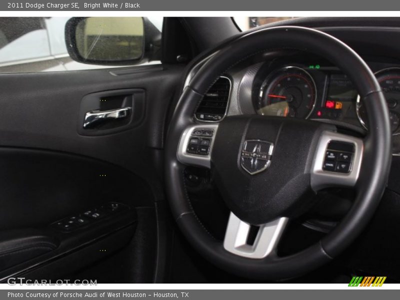 Bright White / Black 2011 Dodge Charger SE