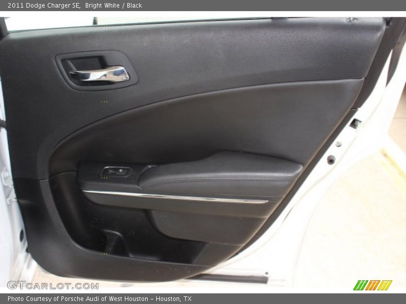 Bright White / Black 2011 Dodge Charger SE