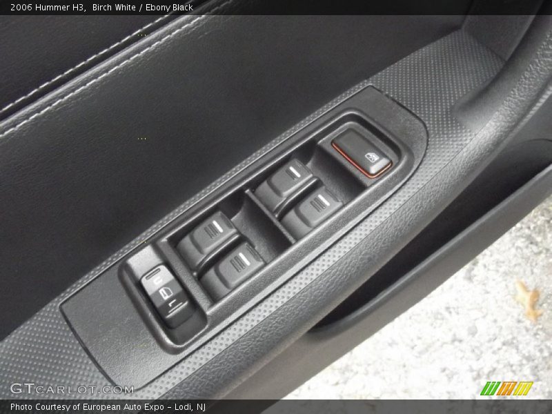 Birch White / Ebony Black 2006 Hummer H3