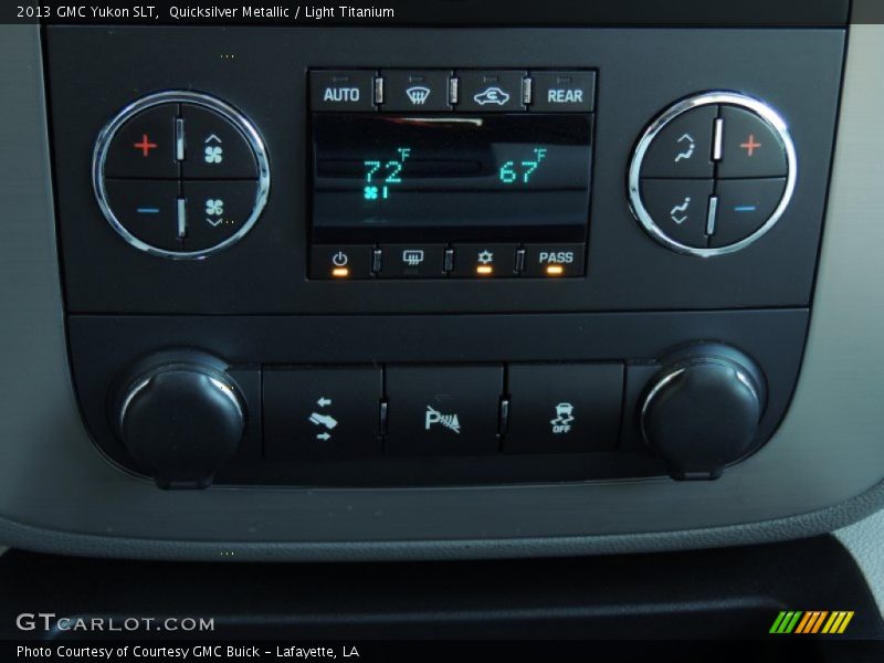Quicksilver Metallic / Light Titanium 2013 GMC Yukon SLT